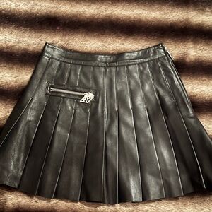 Elegant Black Leather Mini Skirt